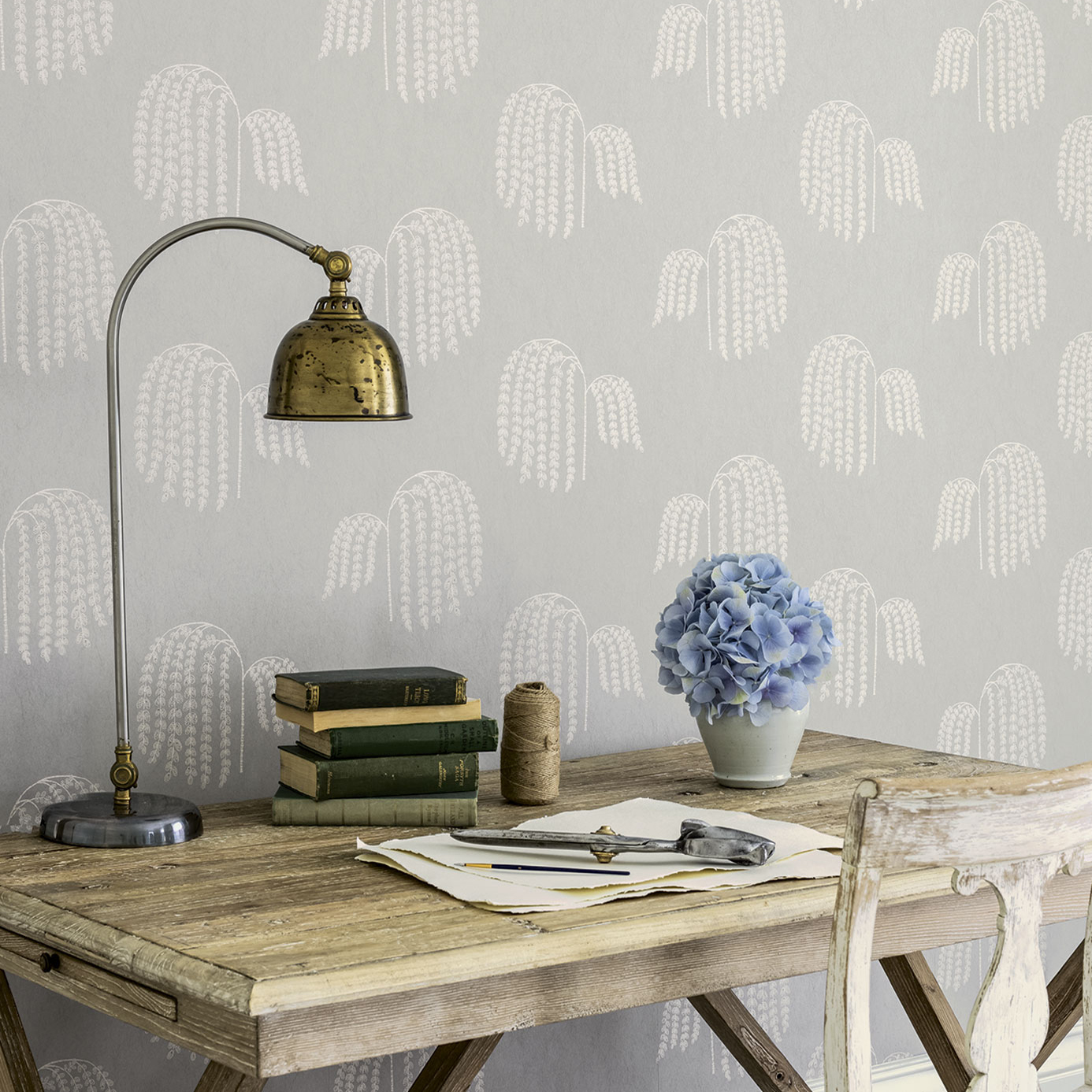 Bay Willow Ivory/Gold Wallpaper by SAN